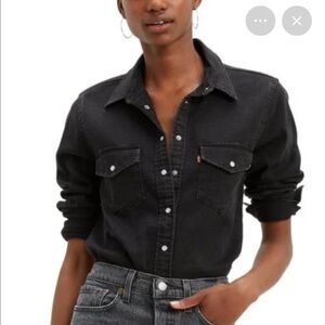 Levi’s essential western top in night is black 2